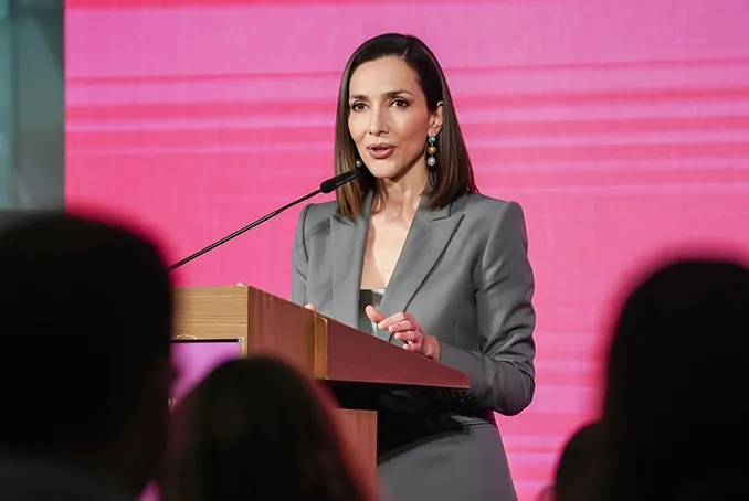 Contratar a CRISTINA PEREZ al 011 6872-4397 - Charlas y Conferencias