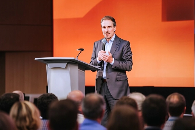 Contratar a JONATAN LOIDI al 011 6872-4397 - Charlas y Conferencias