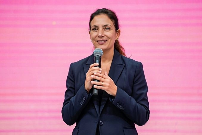 Contratar a LUCIANA AYMAR al 011 6872-4397 - Charlas y Conferencias