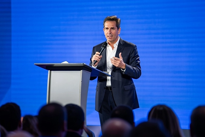 Contratar a MARCOS APUD al 011 6872-4397 - Charlas y Conferencias